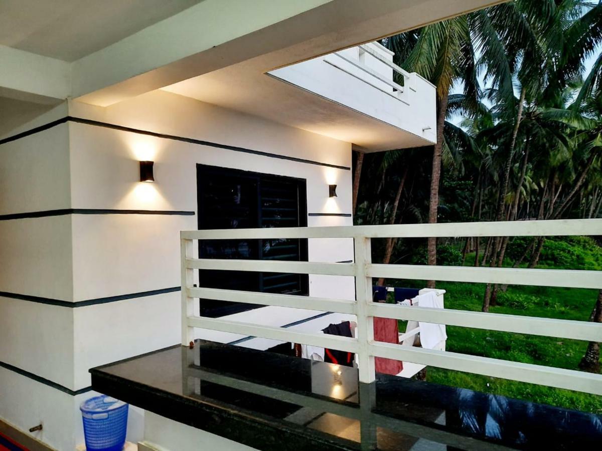 Corniche Beach Resort Mulappilangad ภายนอก รูปภาพ